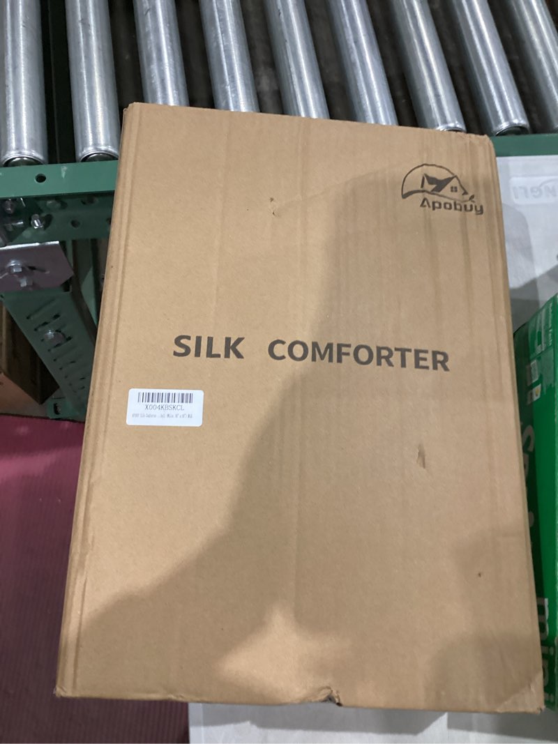 Condition photo showing Good Condition for All Season Silk Comforter/Duvet/Quilt, 100% Natural Long Strand Silk Filling, Luxurious Tencel Cotton Cover, Queen Size (90x90 Inch) White Queen