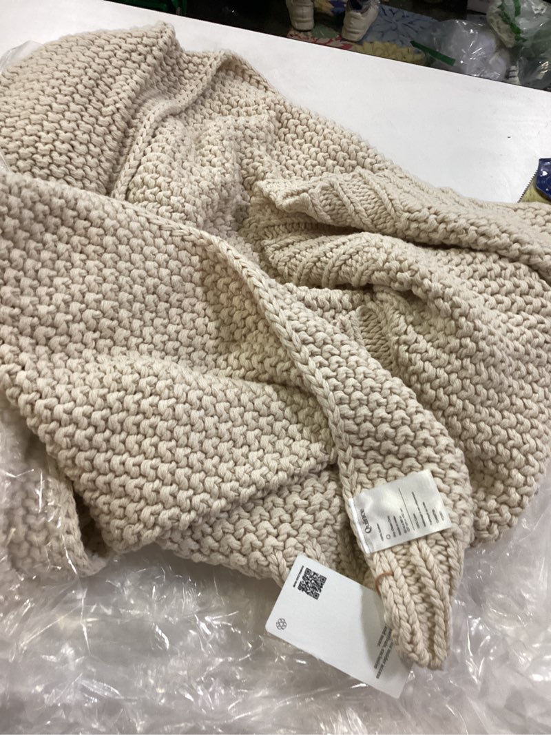 Condition photo showing Good Condition for cotton fisherman throw size: 50x60
