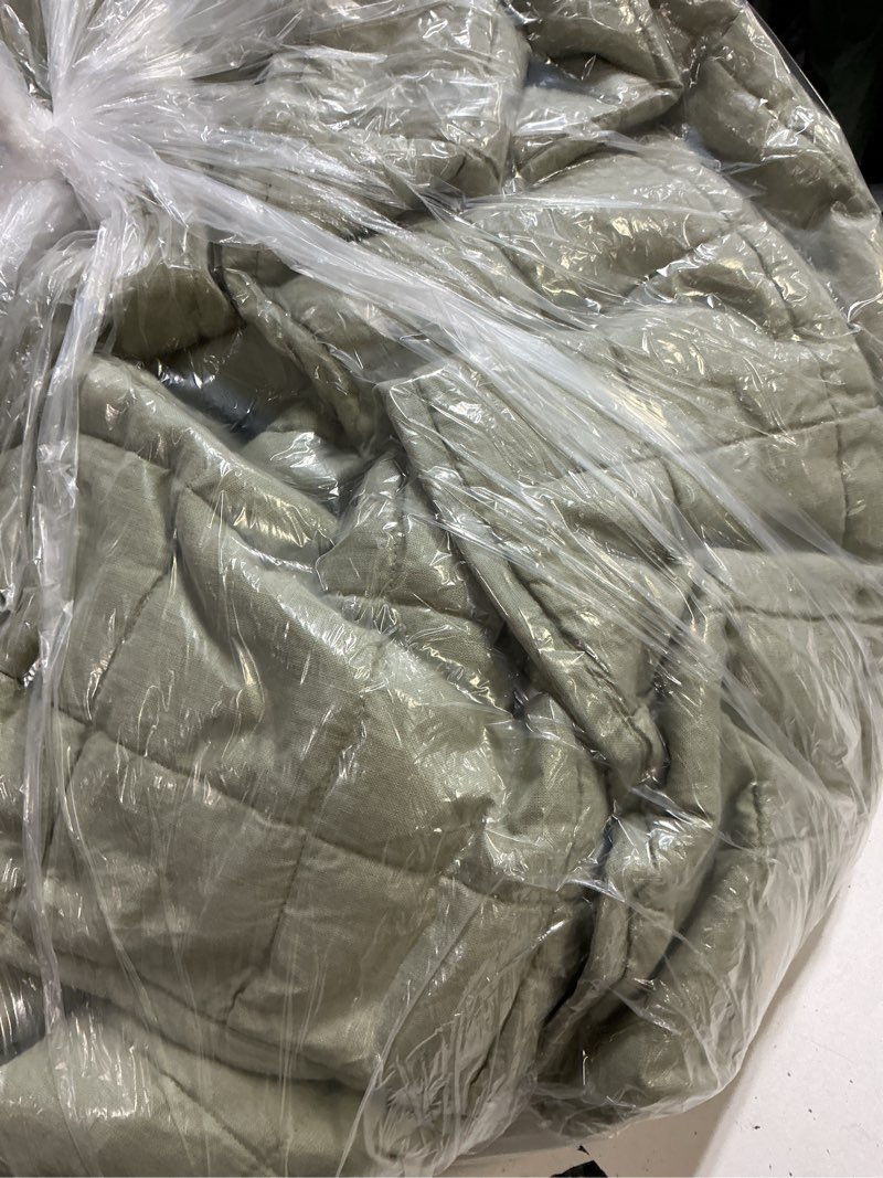 Condition photo showing Good Condition for european linen box quilt set, full/queen, willowleaf