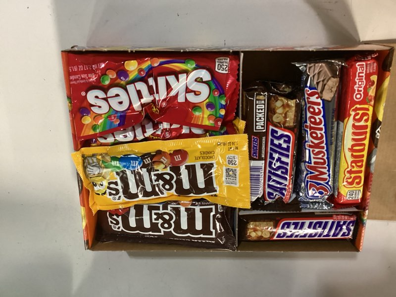 Condition photo showing Good Condition for Mars M&M'S, SNICKERS, 3 MUSKETEERS, SKITTLES & STARBURST Variety Pack Full Size Bulk Candy Assortment, 56.11 oz, 30 Count