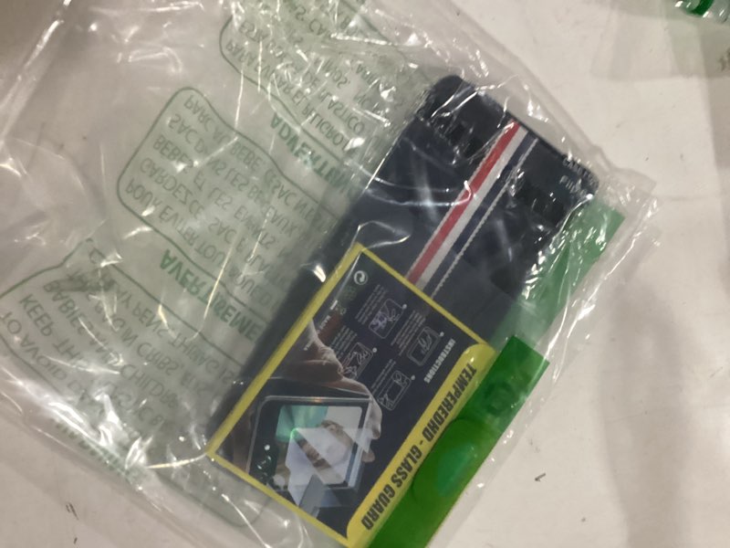 Condition photo showing Good Condition for suttkue for samsung galaxy z flip 6 case,high qualit,pc material carbon fiber,scratch resistant, pro