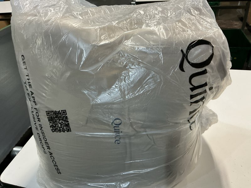 Condition photo showing Good Condition for organic cotton gauze dream quilt, king/cal king, dune