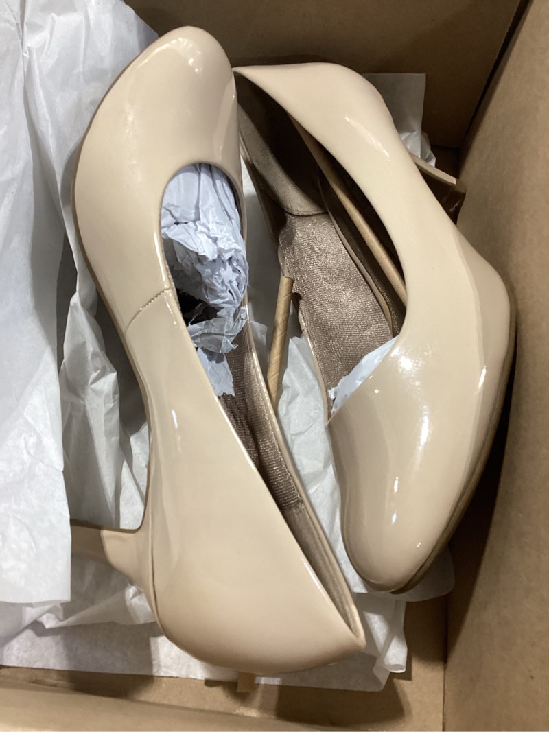 Condition photo showing As Is for lifestride women's, parigi plus pump 9.5 wide desert nude patent
