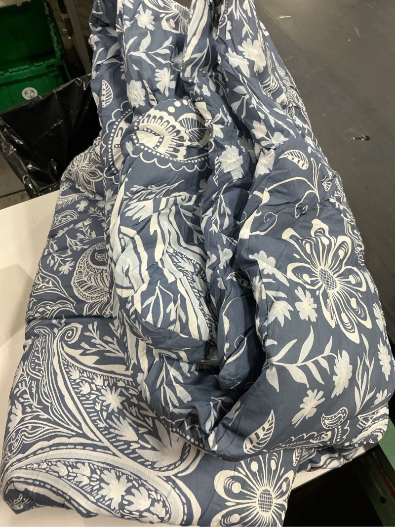 Condition photo showing Good Condition for bedorm 100% cotton king comforter set navy paisley bedding comforter dark blue paisley floral boho chic bedding extra soft cozy vintage bed comforter all season a-paisley & navy king
