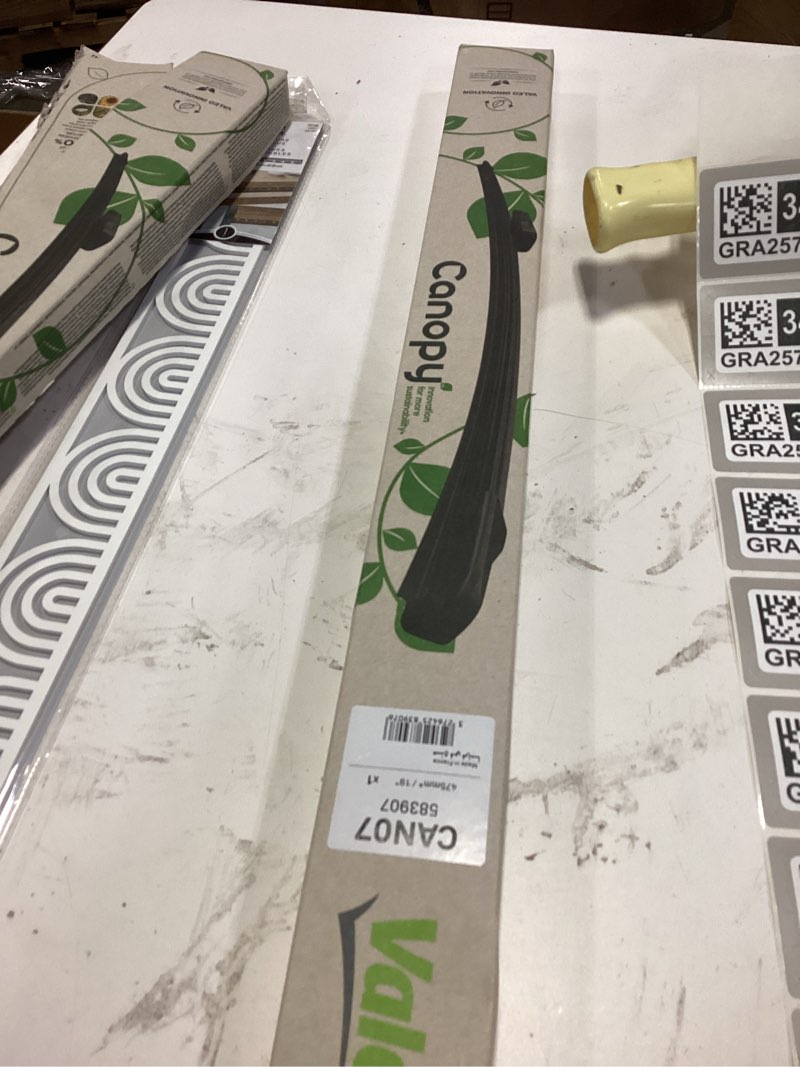 Condition photo showing New/Like New for Valeo 583907 Canopy Innovative Automotive Replacement Windshield Wiper Blades for My Car Made From Natural and Recycled Materials, 19-inch Wiper Blade, Pack of 1 19-inch Hook