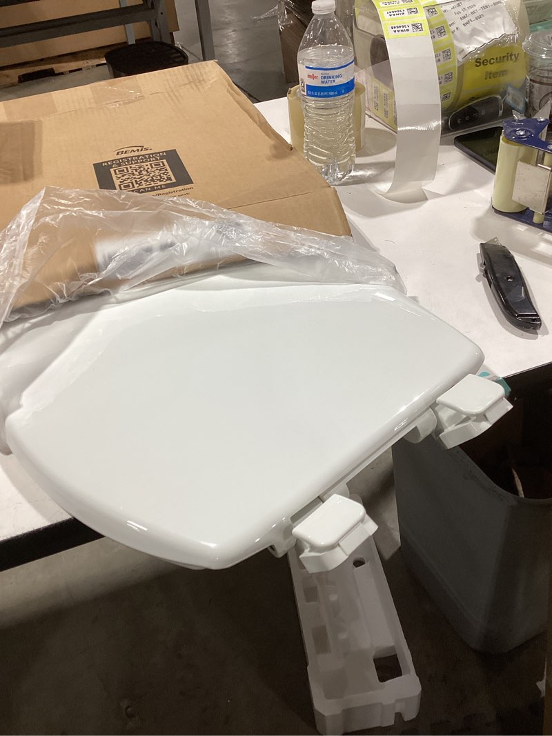 Condition photo showing Good Condition for Mayfair Caswell Modern Slow Close Toilet Seat, Durable Plastic, Elongated, White Elongated 1 Seat
