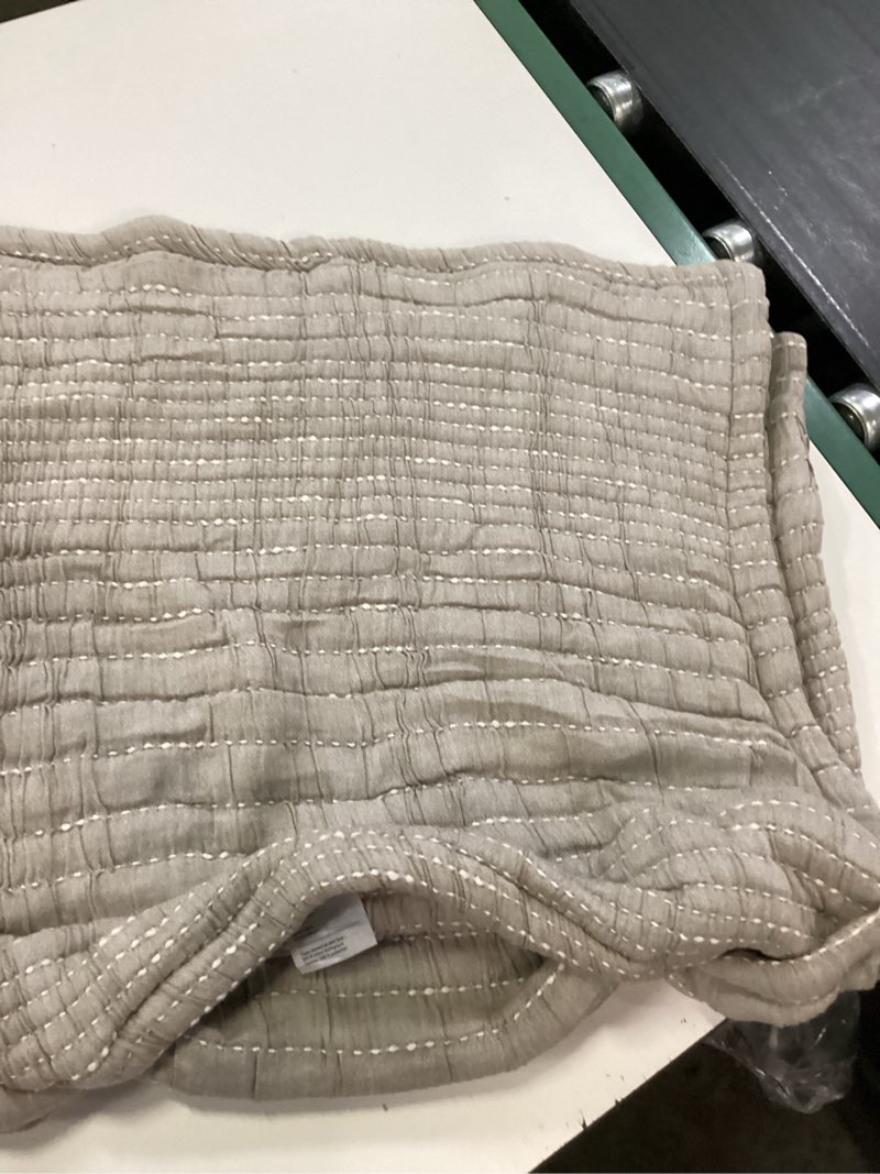 Condition photo showing Good Condition for organic cotton channel stitch sham set size: king