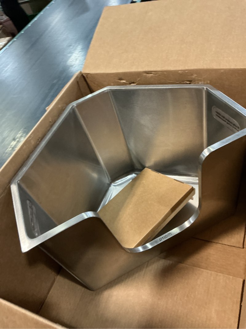 Condition photo showing Good Condition for stainless steel corner cat litter box, metal litter box with high sided, one-piece corner cat toilet, no assembly required, non-stick, no odor kitten litter pan, easy to clean, for small medium cats xl-22"x16.5"x14.5" silver