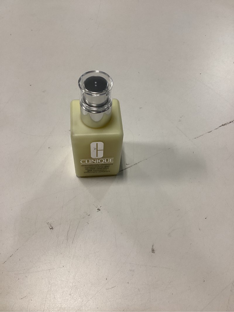 Condition photo showing New/Like New for Clinique 3-Step Dramatically Different Moisturizing Oil Free Gel For Combination Oily to Oily Skin Types
