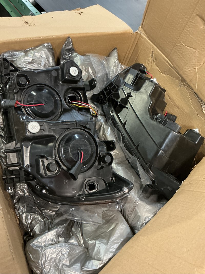 Condition photo showing Good Condition for led drl headlight assembly, headlights kit compatible with 2007-2013 toyota tundra/2008-2017 sequoia replacement headlamp black housing amber reflector black housing amber reflector(upgraded) 2007-2013 toyota tundra