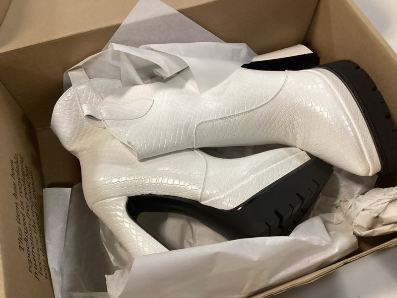Condition photo showing New/Like New for uacllcau white platform boots for women pointed toe knee high boots white size 36