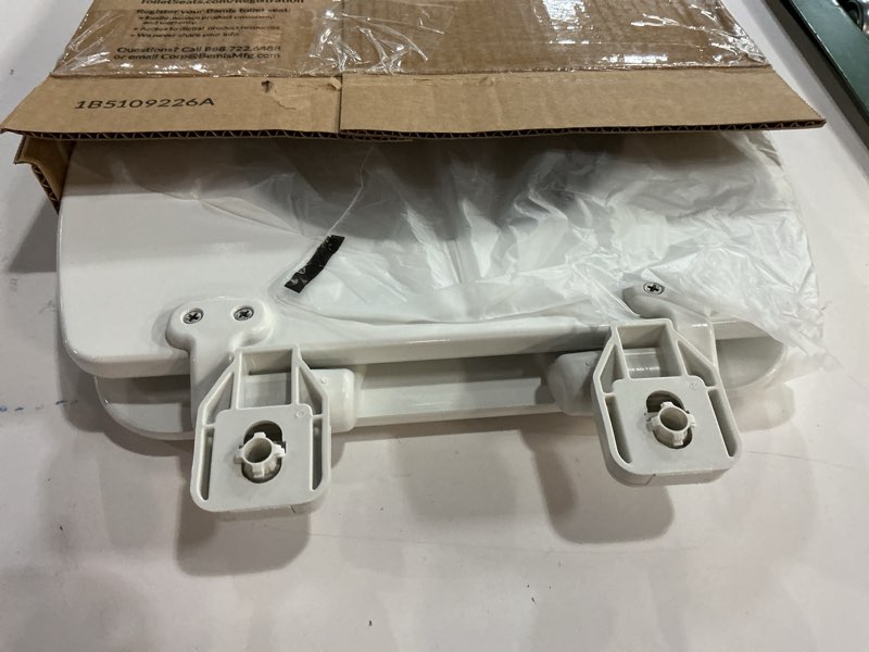 Condition photo showing Good Condition for Mayfair Linden Slow Close Toilet Seat, Non Slip Heavy Duty Wood, Easy Install, Elongated, White Elongated Traditional Hinge