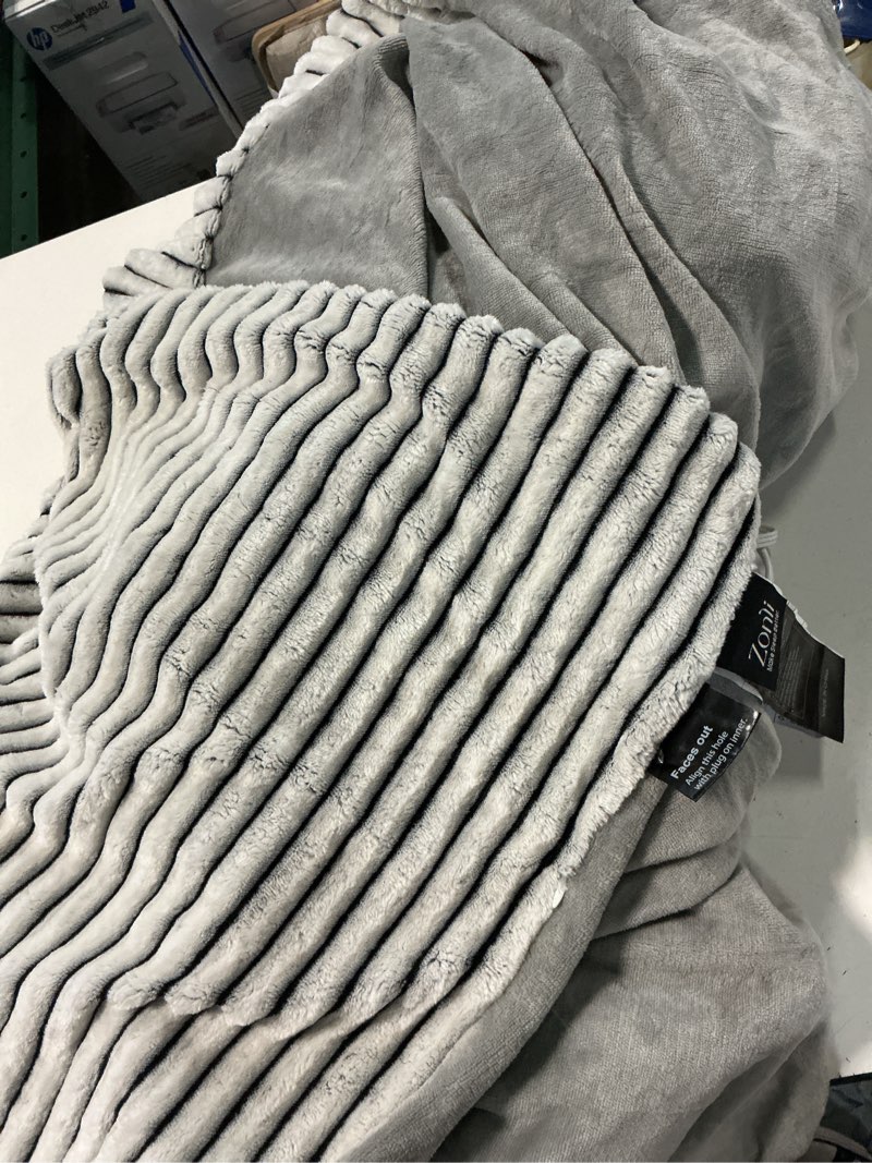 Condition photo showing Good Condition for zonli heated weighted blanket 15lbs, 60"x80" queen size, weighted electric blanket for adults, heavy blanket fast heating with 10 levels, 9h timer setting, soft warm flannel washable with glass beads