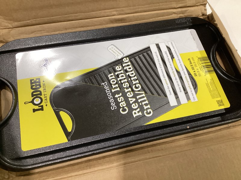 Condition photo showing Good Condition for Lodge 20 x 10.44 Inch Pro-Grid Reversible Cast Iron Grill/Griddle – Double Burner Cookware, Pre-Seasoned, Non-Toxic, Made in USA, For Stovetop, Oven, Grill & Campfire