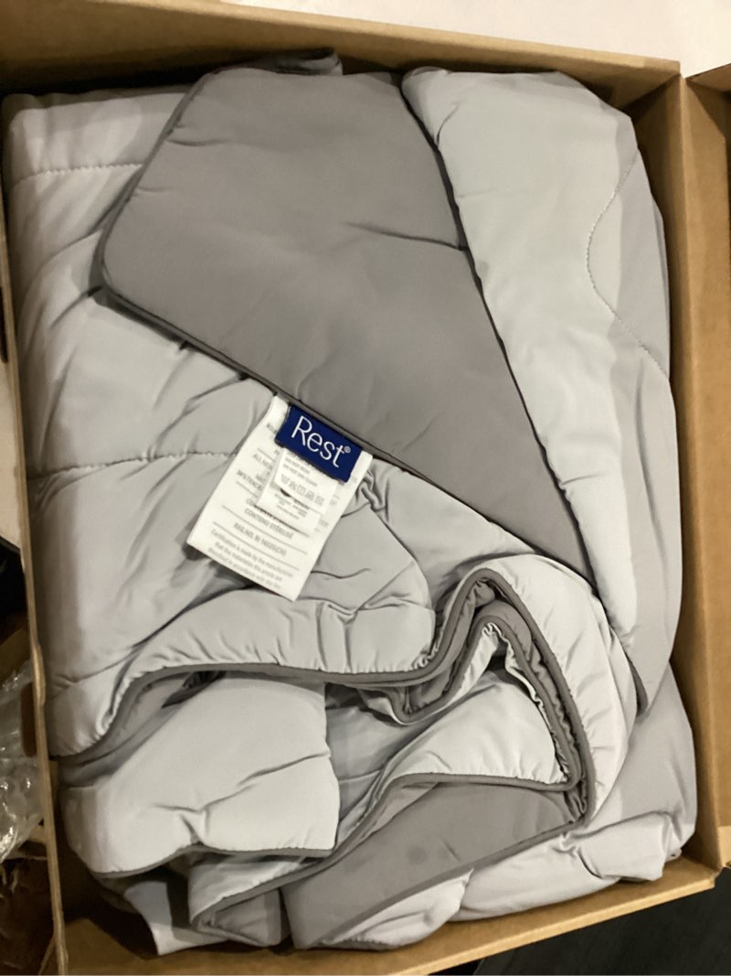 Condition photo showing New/Like New for REST® Evercool® Cooling Comforter, Twin/Twin XL, Blanket for Hot Sleepers, All Season Bedding to Keep Cool for Night Sweats, Breathable Lightweight Blanket, 68"x90" Inches, Cool Gray Cool Gray Twin / Twin XL (68"x90")