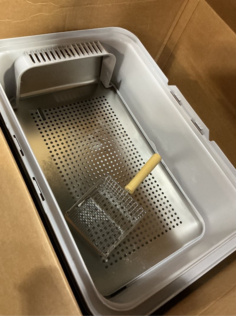 Condition photo showing Good Condition for 23.6x16x14'' sifting litter box with drawers, stainless steel drawer litter box with 6'' lid & metal scoop, xl cat litter tray, odor-control & saves clean time, fits most cats 23.6'' x16'' x14'' sifting litter box with drawer
