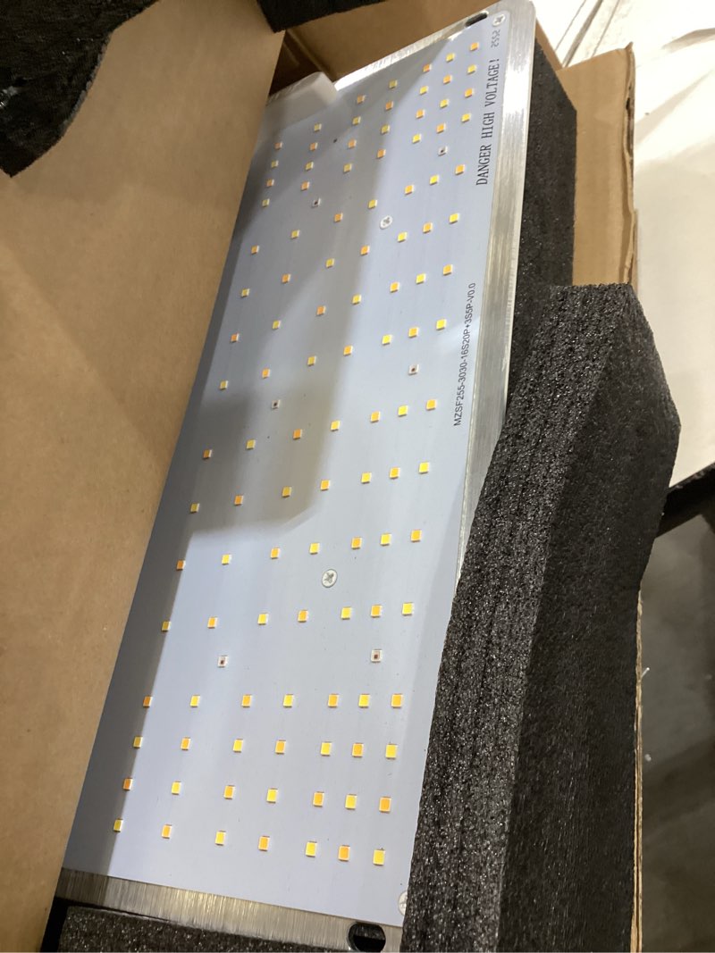 Condition photo showing Good Condition for spider farmer upgraded sf1000d 100w led grow light, dimmable & full spectrum, new-gen high-performance diodes & enhanced ppfd for indoor plants veg/bloom, hanging growing lamp in 2x2 grow tent