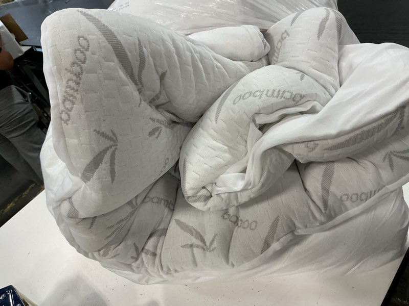 Condition photo showing As Is for (Similar to stock photo) Shilucheng Cooling Bamboo Mattress Topper Twin XL, 1000 GSM Extra Thick Pillow Top Mattress Pad, Down Alternative Mattress Cover, 8-21\\\" Deep Pocket, White