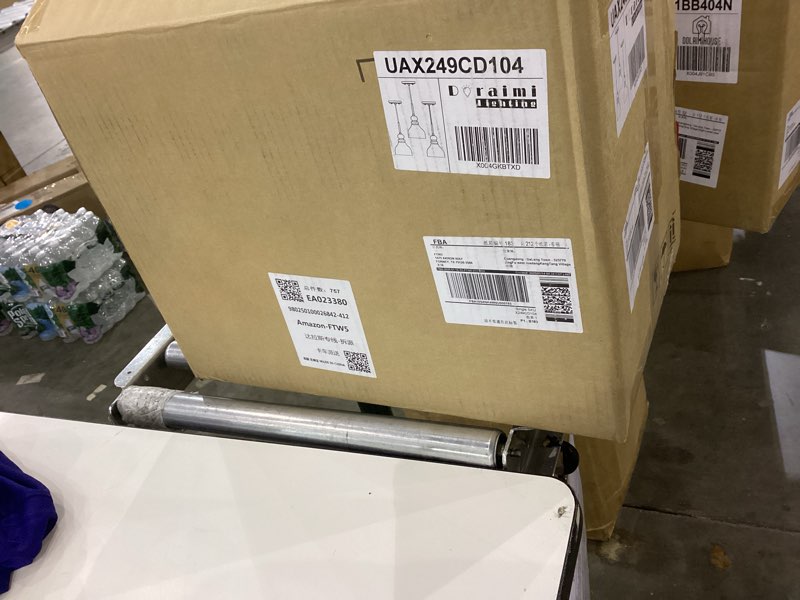 Condition photo showing New/Like New for 3 Pack 1 Light Hanging Indoor Kitchen Island Pendant Light 8" Clear Seeded Glass Pendant Ceiling Light Fixture,Black Finish Modern Farmhouse Dinning Over Sink 3 Pack 8" Clear Seeded Glass Black