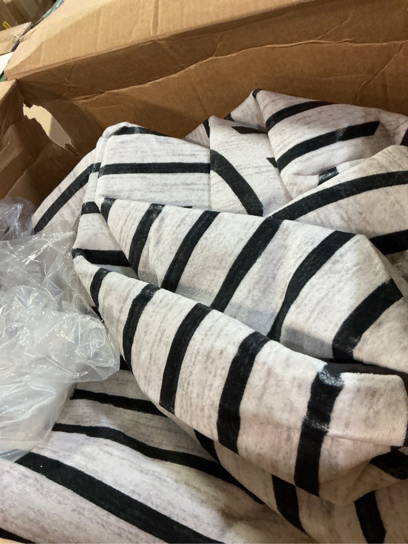 Condition photo showing Good Condition for washable rug 8x10 area rugs for living room, abstract rug for bedroom, soft rainbow non slip rugs with rubber back, low pile stain resistant boho geometric carpet for dining room, blackwhite black/white 8' x 10' (rectangular)