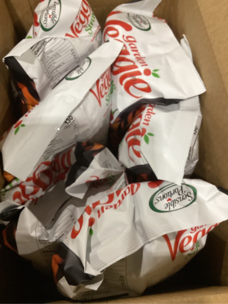 Condition photo showing New/Like New for sensible portions garden veggie straws screamin' hot, 6 oz