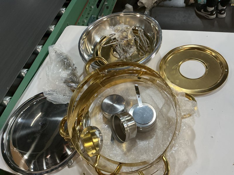 Condition photo showing Good Condition for (Similar)Gold 4 Pack Chafing Dishes for Buffet, 18/8 (304) Stainless Steel Food Pan with Lid, 6QT Round Chafing Dish Buffet Set Food Warmer, Food Warmers for Parties Buffet Catering Events Dinners