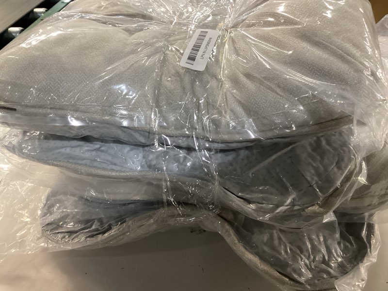 Condition photo showing Good Condition for BETU Chair Cushions for Dining Chairs Set of 4,3.5" Thick Kitchen Table Chair Pads with Ties,Non Slip Backing and Covers, Seat Cushion for Dining Room,Bar,Patio Chairs,16"X16"X3.5",Beige Beige 16"x16"x3.5" (4 Pack)