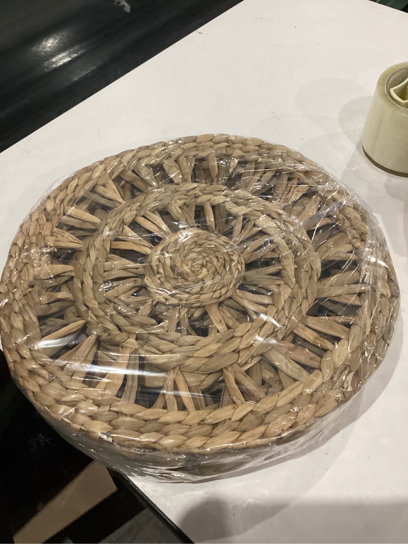 Condition photo showing New/Like New for MIXUMON Woven Placemats Round, Natural Water Hyacinth Wicker Placemat for Dining Table, Large Handmade Woven Placemats Heat Resistant Non-Slip (13" - Set of 6)