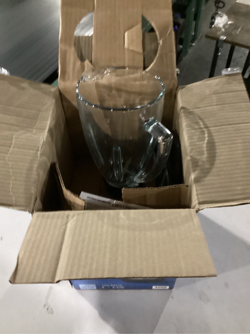 Condition photo showing Good Condition for Oster® Classic Series 8-Speed Blender with 6-Cup Glass Jar, Gray
