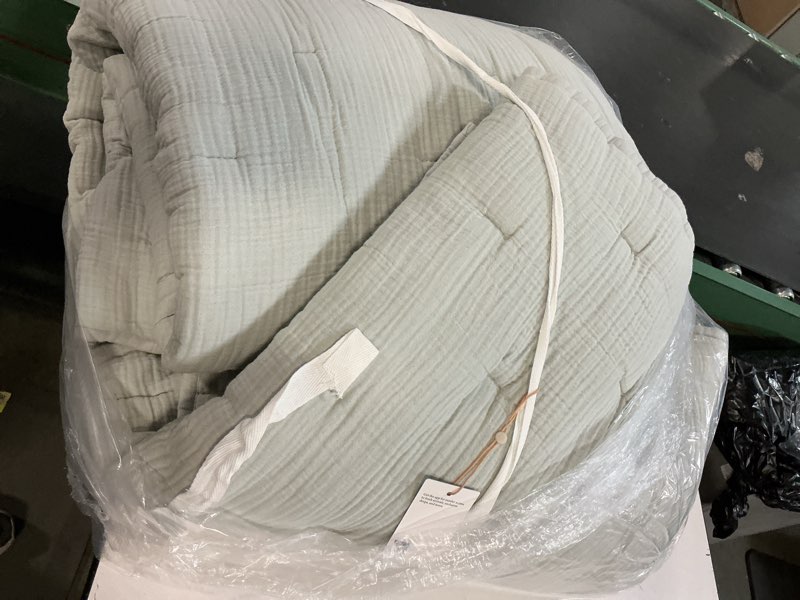 Condition photo showing Good Condition for quince king airy gauze duvet mist organic cotton