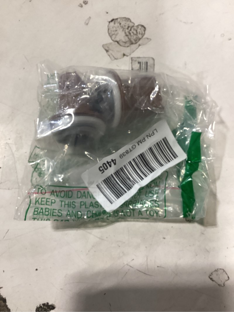 Condition photo showing New/Like New for 2 pcs turn signal tail light socket, parking taillight brake light socket compatible with ford focus fusion f150 f250 f350 super duty ranger lincoln mark lt, turn signal lamp socket brown