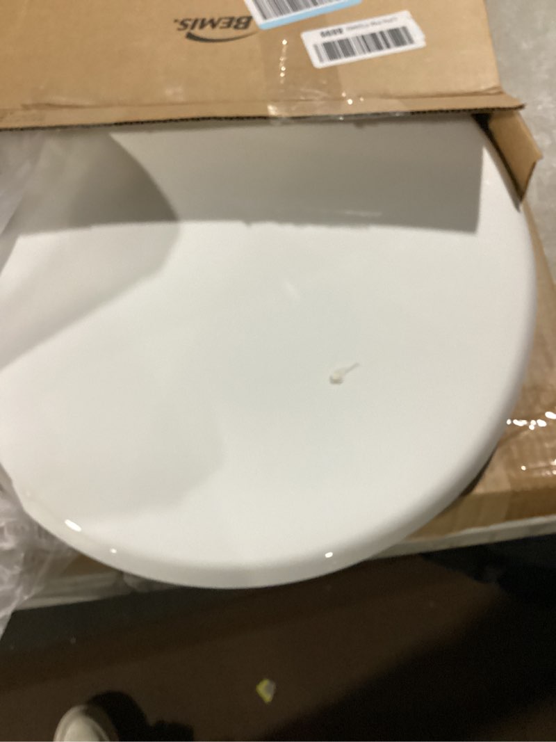 Condition photo showing Good Condition for Mayfair Universal Size Slow Close Toilet Seat, Durable Plastic, Fits Round & Elongated Toilets, White One Size Fits All 1 Seat