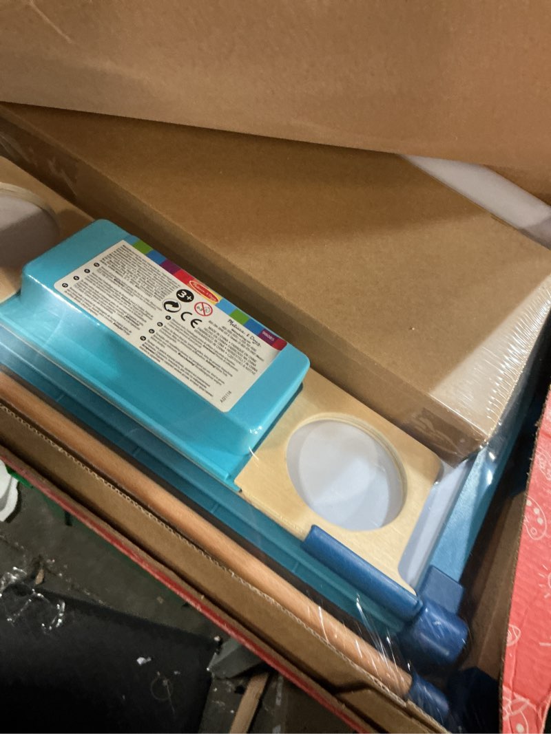 Condition photo showing Good Condition for Melissa & Doug Deluxe Double-Sided Tabletop Easel, Arts & Crafts, 42 Pieces, 17.5” H x 20.75” W x 2.75” L, Great Gift for Girls and Boys 3, 4, 5 Year Olds and Up