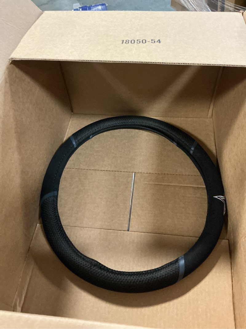 Condition photo showing Good Condition for fanmats nfl unisex-adult embroidered steering wheel cover dallas cowboys 15" x 15" black