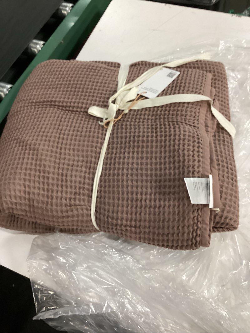 Condition photo showing Good Condition for organic waffle bed blanket fig full/queen 