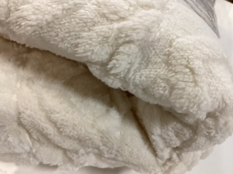 Condition photo showing Good Condition for tiwwie couch cover for dogs fuzzy sofa covers for pet, geometric jacquard coral pet-friendly washable non-slip sofas slipcover cushion protector pets mat dog bed mats cream 27.6" x 59.06"