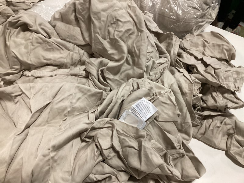 Condition photo showing Good Condition for quince bamboo sheet set full sand