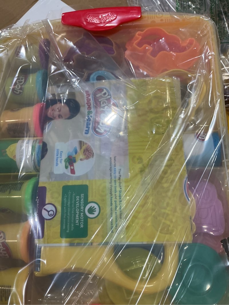 Condition photo showing New/Like New for play-doh shape and learn discover and store