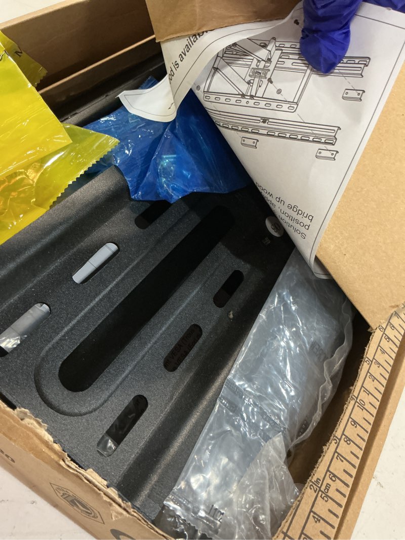 Condition photo showing Good Condition for mounting dream tv wall mount for 32-65 inch television,mount with swivel and tilt, full motion bracket with articulating dual arms, fits 16inch studs, max vesa 400x400 mm, 99lbs, md2380