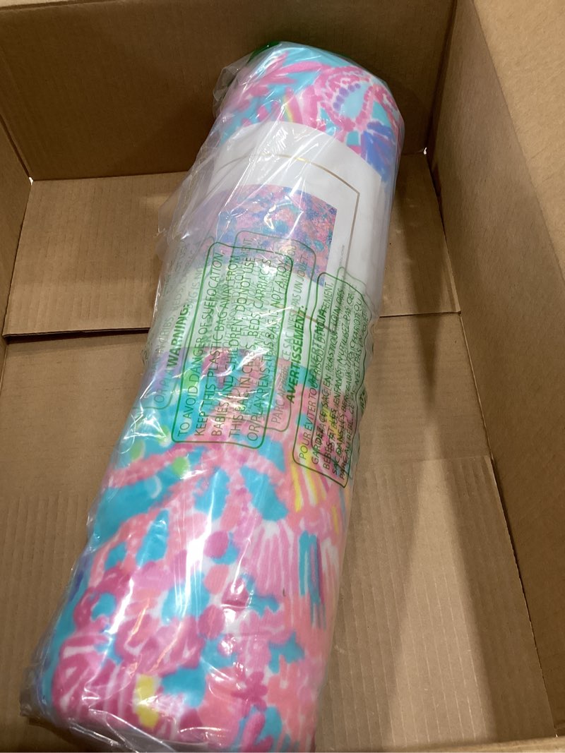 Condition photo showing New/Like New for Lilly Pulitzer Oversized Pool/Beach Towel, 40 x 70, Large Terry Cloth Towel for Adults, Splendor in The Sand