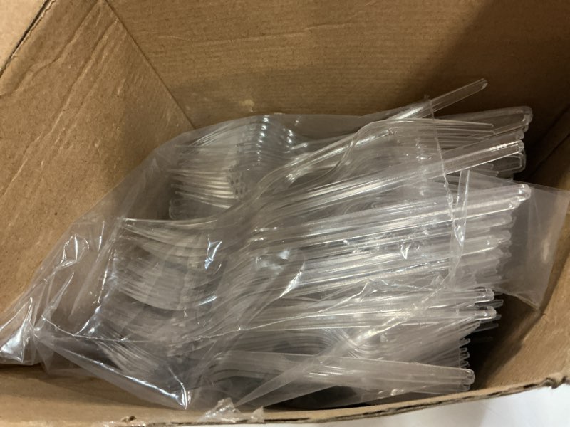 Condition photo showing Good Condition for hushee 400 pcs clear plastic dessert plates 6'' with forks 7'' for cake appetizer, 200 small disposable plates and 200 plastic forks, serve 200 guests for wedding birthday party bulk clear 400