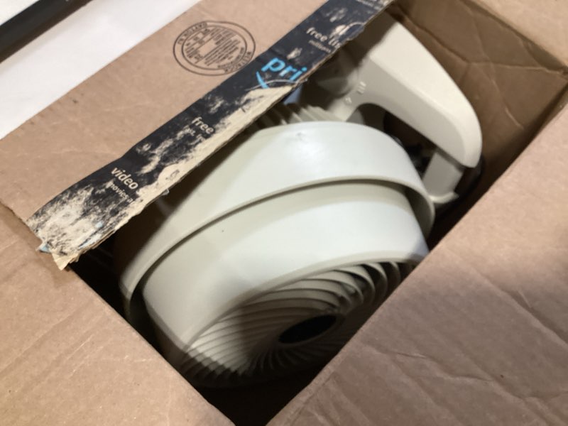 Condition photo showing Good Condition for vornado 530 compact whole room air circulator fan, white