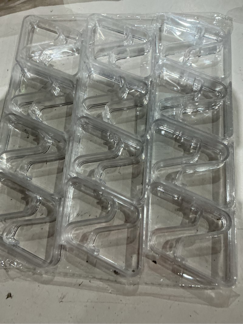 Condition photo showing Good Condition for 24 pieces clear tablecloth clips, durable plastic table cover holders, windproof transparent clamps for securing tablecloths indoor outdoor party, wedding, christmas event, picnic, camping (24, large) large 24