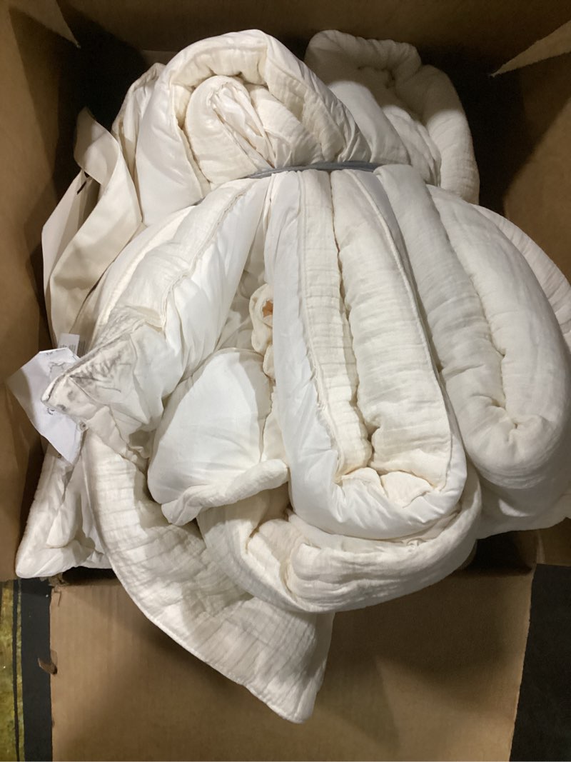 Condition photo showing As Is for better homes & gardens 3-piece cream gauze comforter set, adult full/queen