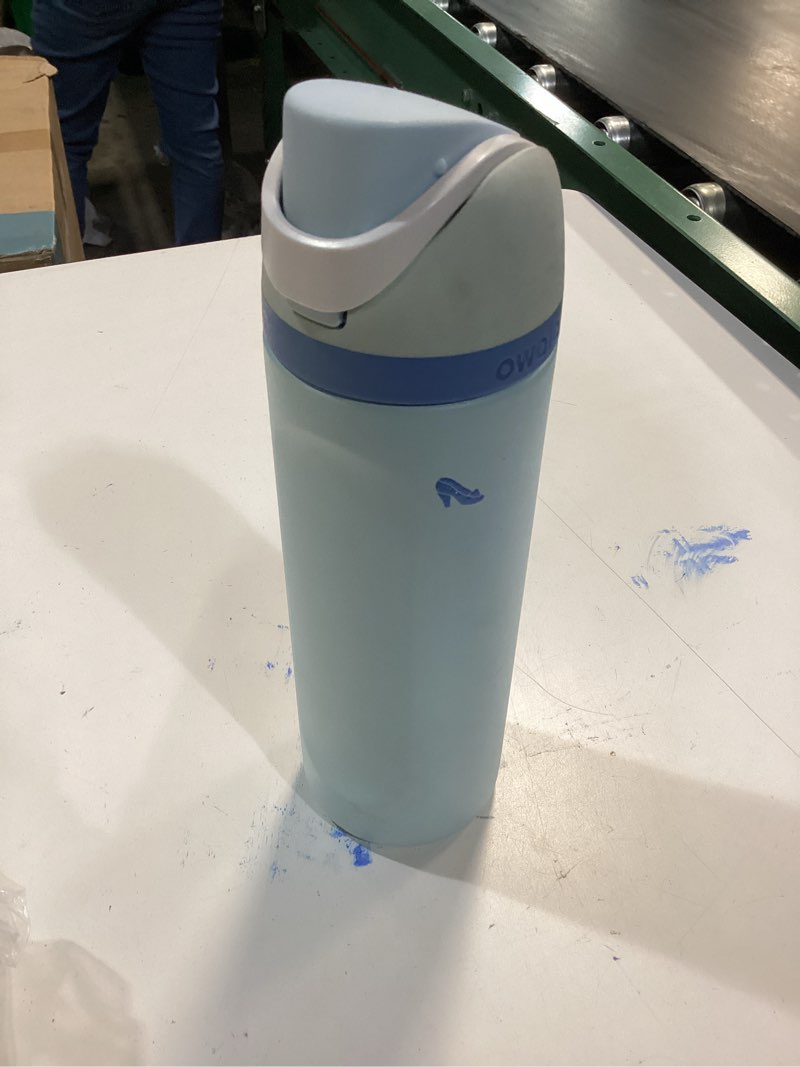 Condition photo showing Good Condition for Owala Disney Princess FreeSip Insulated Stainless Steel Water Bottle with Straw for Sports and Travel, BPA-Free Sports Water Bottle, 24 oz, Cinderella Cinderella Disney Princess