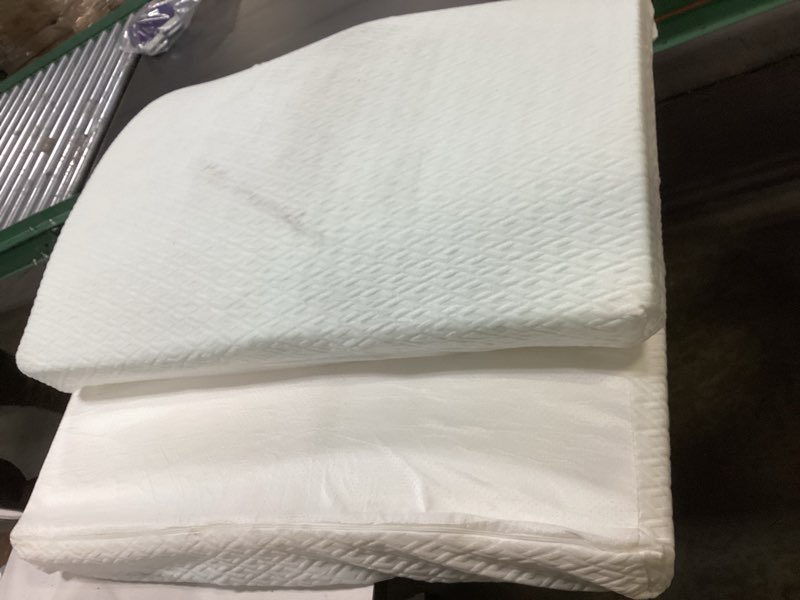 Condition photo showing As Is for memory foam mattress topper twin, 4 inch ventilated cooling gel foam with removable breathable cover, plush comfort, pressure relief, certipur-us certified twin 4" – white solid cover