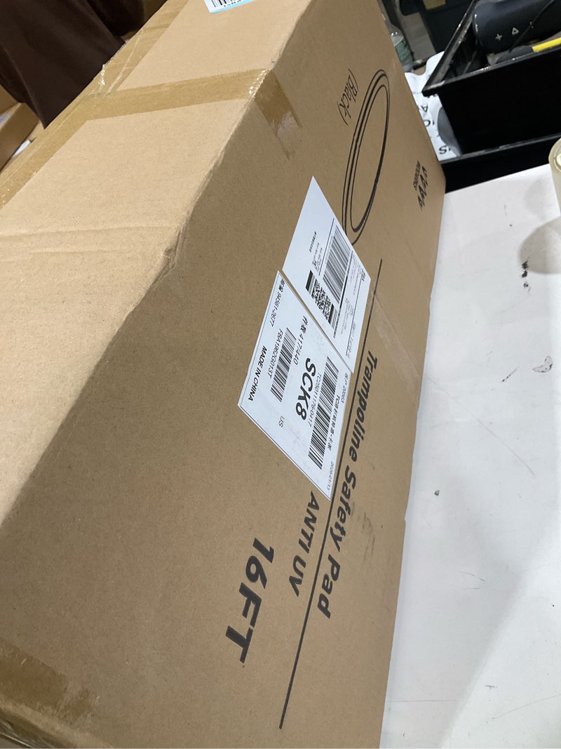 Condition photo showing Good Condition for black trampoline saftey pad