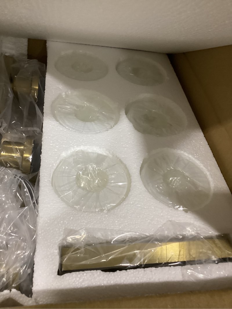 Condition photo showing Good Condition for 6 light bathroom vanity light