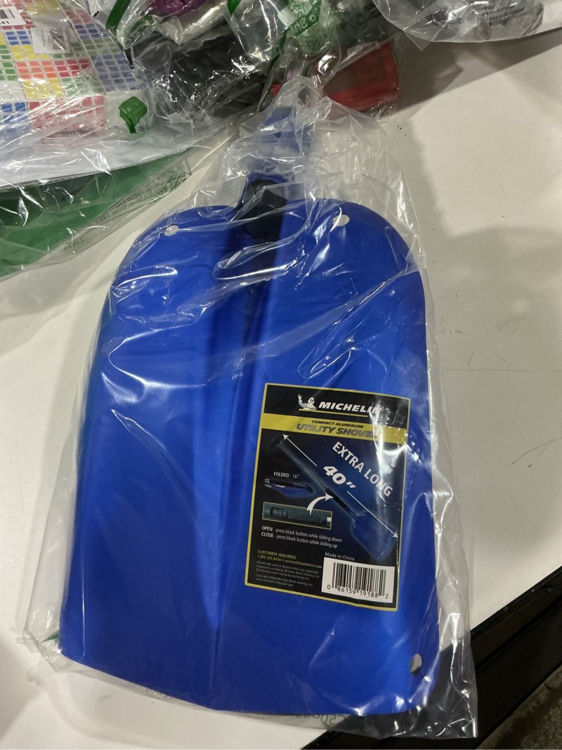 Condition photo showing Good Condition for michelin snow shovel - 40\" folding utility snow shovel with telescoping handle, lightweight, winter emergency gear for cars, skiing, snowmobile