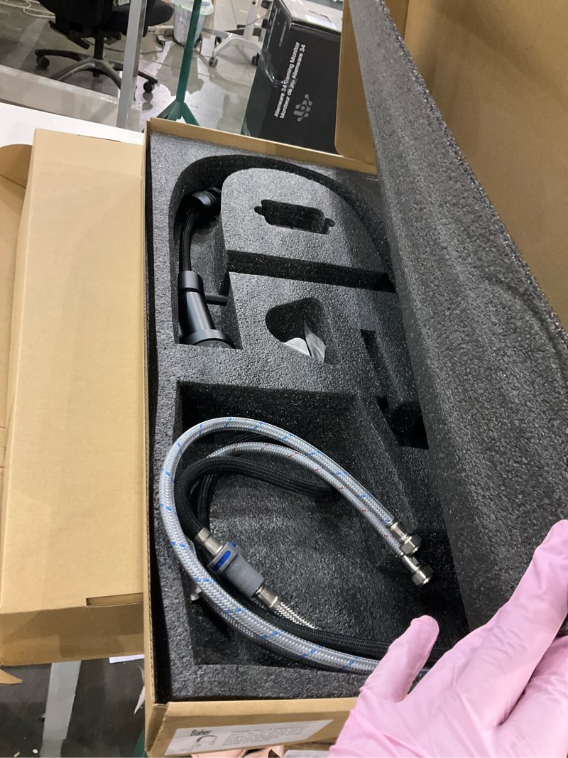 Pull out kitchen faucet